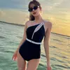 Novo Maiô de Uma Peça Feminino Cobrindo a Barriga Emagrecendo Cor Sólida Simples Sexy Conservador Pequeno Busto Franzido Maiô para Águas Termais