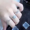 Anillo Abierto de Circonia de Lujo con Diseño Tachonado de Diamantes, Elegante Anillo de Circonia Color Huevo de Paloma Apilable con Diseño de Juntas de Bambú de Alta Gama para Mujeres