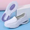 Zapatos de enfermera para mujer al por mayor con suelas suaves, transpirables, no cansan, antideslizantes, resistentes a olores, de altura ajustable, calzado de trabajo específico para hospital