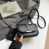 Moda Coreana 2025 Verão Novo Estilo Retrô Casual Textura de Luxo Leve Design de Nicho Versátil Ombro Único Transversal