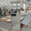Diretamente da Fábrica de Origem, Espelho Temperado com Moldura de Metal, Espelho de Parede para Hotel e Pousada, Espelho de Maquiagem Estilo Europeu