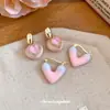 Pendientes de Corazón Color Melocotón con Tachuelas de Diamante Rosa y Aguja Plateada, Estilo Dulce y Único para Niñas, Pendientes de Lujo Ligero y de Alta Gama para Mujeres