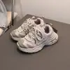 2025 Outono Malha Respirável Tendência Sapatos Infantis Atacado Sola Leve Crianças de Tamanho Médio e Grande Sapatos Esportivos Sapatos de Pai 3319