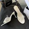 Sandálias Chuyuji estilo coreano com alça de laço, respiráveis, para mulheres, bico aberto, salto fino, branco, versáteis e elegantes para o verão