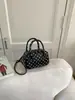 Bolsa de Mão Transfronteiriça Moderna com Bolinhas para Mulheres, Nova Bolsa Boston de Nicho de Alta Qualidade, Bolsa de Ombro Transversal para o Dia a Dia