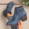 Moda Outono/Inverno 2026 Tamanhos Grandes Roupas de Exterior Estilo Britânico Zíper Lateral Bico Fino Salto Baixo Botas Martin
