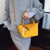 Bolso de mano diario transfronterizo modelo 2026 para mujer, bolso nicho de cuero vintage tipo albóndiga, bolso de hombro y cruzado para el trabajo