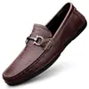 Zapatos casuales de cuero genuino de alta gama con suelas suaves y cuero suave, originarios de marcas italianas, ahora disponibles a un precio de ganga debido a liquidación de exportación