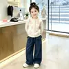 Conjunto de Ropa para Niña Otoño/Invierno Nuevo Estilo Coreano Dulce Jacquard Manga Larga Cárdigan de Punto Suéter y Jeans Conjunto de Dos Piezas