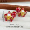 Mismo estilo que el colgante "Riqueza Instantánea" de esmalte de arena dorada antigua de la tienda de oro, nuevo colgante de caballo Tang rojo estilo chino con diamantes, al por mayor