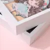 Linda Chica de Dibujos Animados 3D Hecho a Mano DIY Pegatina Pintura Marco de Fotos Pintado en Capas Tridimensional como Regalo de Cumpleaños para Niñas Estudiantes
