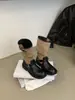 Botas femininas de outono com fivelas empilhadas, versáteis, de calçar, estilo cavaleiro, cano largo, novo estilo de outono 2026