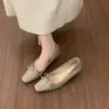 Sapatilhas de balé com laço estilo delicado, sapatos de noite para mulheres, novo modelo de verão 2026, sola macia, confortáveis para o dia a dia, sapatos versáteis para mulheres