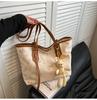 Bolsa Feminina Nova Primavera 2025 Versátil de Alta Qualidade Bolsa Tote de Grande Capacidade para Aulas de Estudantes Universitárias Bolsa de Ombro para Trabalho
