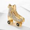 Colgante de coche Amazon patines con incrustaciones de diamantes moda europea y americana pequeño regalo llavero creativo al por mayor Metal