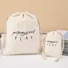 Punto al por mayor Creativo Lona Estampada Bolsillo con Solapa y Cordón Pantalones Estampados con Logo Algodón y Lino Bolsa con Cordón Bolsa de Almacenamiento Pantalones con Bolsillo de Solapa y Cordón Personalización