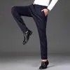 Calça social masculina italiana de alta qualidade, stretch sem amassar, novo modelo primavera e outono 2026, calça casual reta para meia-idade