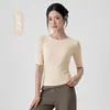 Nueva camiseta de yoga para mujer de manga media, cuello redondo, top deportivo corto ajustado, top de fitness de manga de cinco cuartos para Pilates