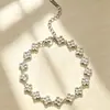 Pulsera de Trébol de Cuatro Hojas de Siete Colores con Diamantes Completos Estilo Francés Europeo Lujo Ligero Sensación de Alta Gama Brazalete Incrustado con Pedrería Moda Versátil Exquisita Joyería de Mano