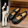 Sapatos Mary Jane estilo francês para mulheres, novo modelo outono 2026, combinados com saias, sapatos baixos de couro, sapatos femininos retrô estilo chinês novo com bico redondo