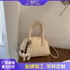 Bolsa de Mão de Design de Nicho Transfronteiriço para Mulheres Verão 2026 Nova Versátil Retro de Bolinhas Ombro Transversal