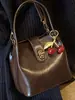 Bolsa Pequena Casual Retrô para Mulheres 2025 Outono Nova Tendência Bolsa de Mão para Passeio Popular Bolsa de Ombro Único Transversal Bolsa de Balde