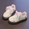 Otoño 2026 Nuevos Zapatos Elegantes para Niños Zapatos de Entrenamiento Alemanes para Niñas Zapatos de Patinaje para Niños Zapatos Casuales de Suela Suave para Niñas Zapatos Deportivos para Niñas