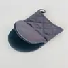 Guantes aislantes para microondas de poliéster negro tipo pico de pato en stock, acolchados por ambos lados, resistentes a altas temperaturas, anti-quemaduras, hechos a medida para barbacoa