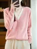 Elegante suéter de lana de dos piezas falso con cuello en V, 100% lana, corte ajustado, top esencial para ir al trabajo en otoño e invierno