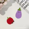 Acessórios para celular de outono e inverno bordado cartoon patch de pelúcia celebração de Ano Novo patch de capa de celular vermelha acessórios feitos à mão