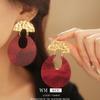 Aretes Creativos de Resina Roja Ankesela Aguja de Plata Moda Retro Aretes Exagerados Más Fáciles de Combinar Aretes Casuales de Alta Gama para Mujer