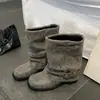 Botas de tacón grueso estilo británico para aumentar la altura de personas bajas, otoño 2026, nuevas, versátiles con faldas, botas de abertura de pierna corta ajustadas
