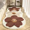 Tapete de imitação de caxemira com padrão floral fresco e formato único, uma adição luxuosa e elegante ao seu quarto, perfeito como um tapete longo e macio ao lado da cama ou tatame.