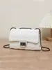Bolso de Moda para Mujer de Cuero Suave 2025 Nuevo Bolso Cruzado de Hombro Único Estilo Pequeño Fragante Bolso con Cadena de Rombos en Stock