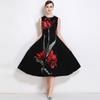 Foto Real de Vestido Preto Retro Estilo Hepburn com Estampa Posicionada, Sem Mangas, Barra Larga, Emagrecedor
