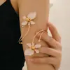 Pulseira Cruzada Europeia e Americana Nova Liga de Zinco Strass Trevo de Cinco Folhas Conjunto de Três Peças Bracelete Geométrico Simples Superfície Lisa Joias Femininas