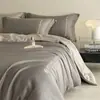 Conjunto de Presente de Seda de Gelo de Quatro Peças, Capa de Edredom de Dormir Suave e Sedosa Estilo Verão, Lençol de Cama de Luxo Leve de Alta Qualidade, Conjunto de Roupa de Cama de Três Peças de Verão