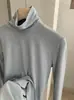KEKEZOON Gola Alta Interna Lã Felpada Escovada Cor Sólida Ombro Normal Modelagem Emagrecedora Camiseta Base 9383