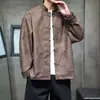 Nuevo traje Tang estilo chino con cuello abotonado, prenda exterior talla grande, colección primavera/otoño 2026, chaqueta de cuero casual holgada para hombre