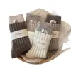 Meias de lã mesclada estilo coreano com um pequeno design de urso, color block, espessadas para aquecimento, adequadas para mulheres no outono e inverno, comprimento até a panturrilha, com estilo preppy, e também adequadas para uso pós-parto