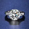Suministro en vivo transfronterizo anillo de moissanita imitación de 5 quilates anillo de diamante clásico de cuatro garras para mujer de doble fila anillo de boda huevo de paloma