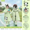 Capa de Chuva Infantil Feita Sob Medida Poncho de Chuva Peça Única com Padrão de Logo para Jardim de Infância, Meninas e Alunos do Ensino Fundamental, Estilo Longo