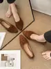 Sapatos Femininos de Salto Anabela em Camurça Retrô Francês com Trama Cruzada 2026 Nova Coleção Primavera/Outono Solado Macio Versátil para o Dia a Dia