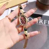 Popular Reloj Femenino del Fabricante, Lujo Ligero Incrustado de Diamantes Moda Pulsera Estilo Reloj Femenino Modelo de Celebridad de Internet Retro de Nicho