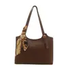 Bolsa Tote de Color Sólido de Alta Gama Nueva de Principios de Primavera Bolso de Hombro con Pañuelo de Seda Gran Capacidad Bolsa de Viaje para Mujer Simple Versátil