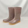 Botas de Chuva Fashion de Cano Médio Sobretênis de Trabalho para Cozinha Impermeáveis Antiderrapantes Botas de Chuva para Adultos Sapatos de Borracha Grossos e Quentes Botas d'Água