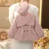 Novo Casaco de Veludo Grosso Estilo Inverno para Meninas com Design Inspirado na Chanel, Casaco de Lã de Alta Qualidade, Moderno e na Moda para Meninas