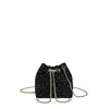 Mini Bolsa de Cordão Estampada de Bolinhas para Mulheres 2026 Novo Modelo Corrente de Metal Transversal Pequena Bolsa Fashionável Bolsa para Celular