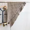 Outono e Inverno 2025 Cachecol Triângulo Jacquard Imitação de Caxemira Pied-de-Poule Xale em Camadas Cachecol Pequeno Versátil Cachecol Quente Multiuso