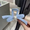 Novo Estilo 2025 Presilha Retro com Laço de Tamanho Médio para Mulheres, Presilha de Tubarão de Alta Qualidade para a Parte de Trás da Cabeça com Pouco Volume de Cabelo, Acessório Popular para Cabelo
